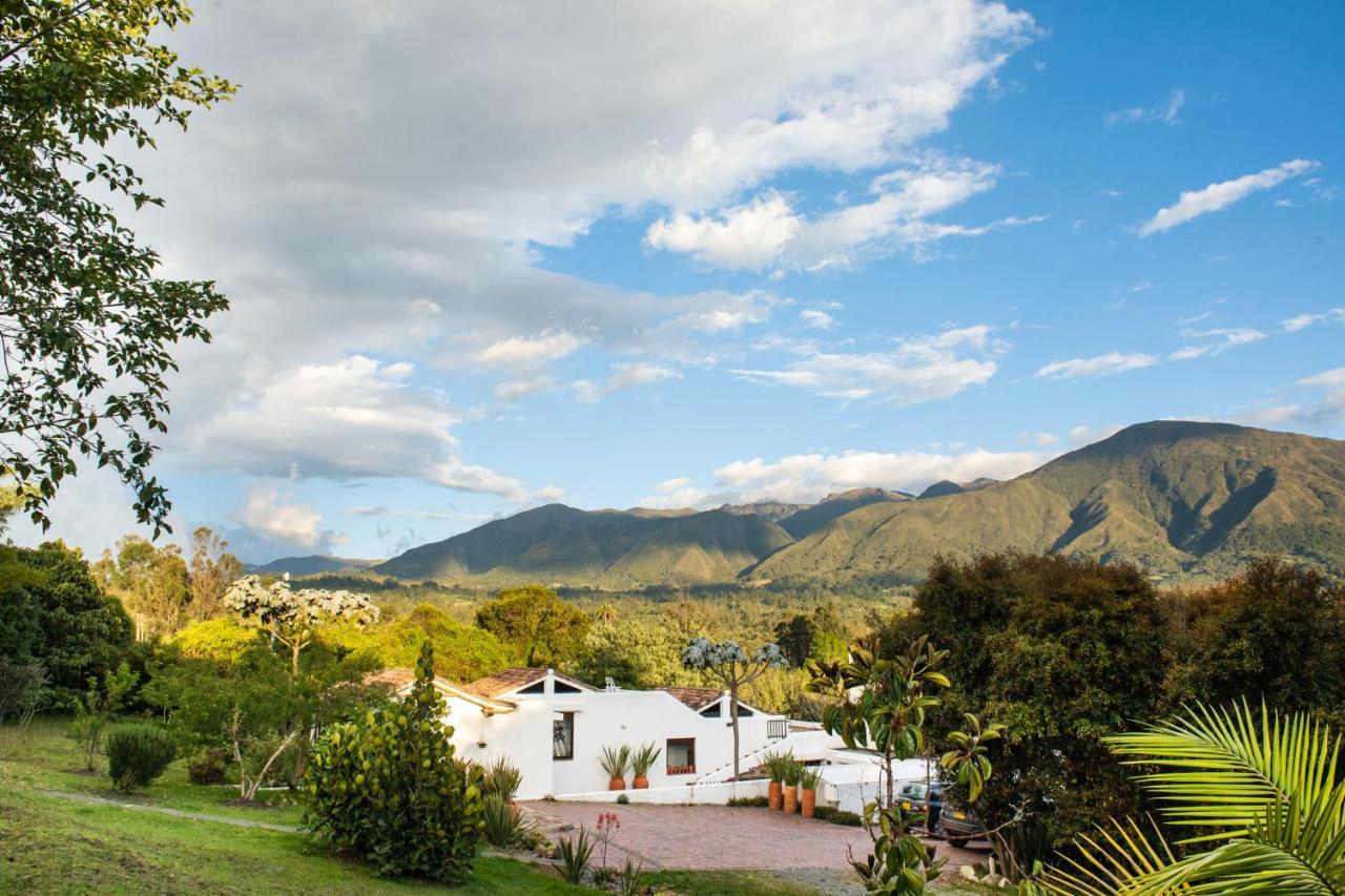 Отель Passadhi Ayurveda & Yoga Retreat Вилья-де-Лейва Экстерьер фото